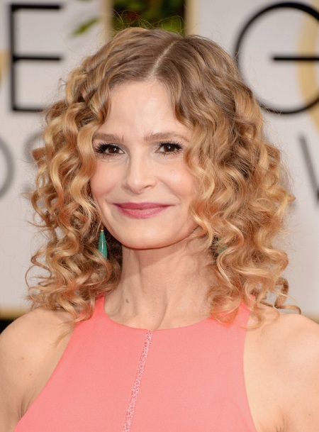 Kyra Sedgwick with gorgeous look