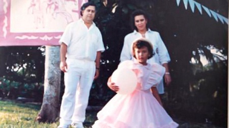 Maria Victoria Henao, Pablo Escobar with their child, Manuela Escobar