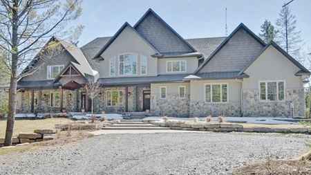 Carrie Underwood and Mike Fisher listed the mansion in Ottowa, Canada for sale in $2.2 million