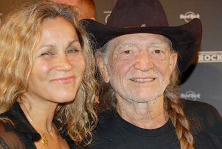 Annie D'Angelo is happily married to husband Willie Nelson for 27 years