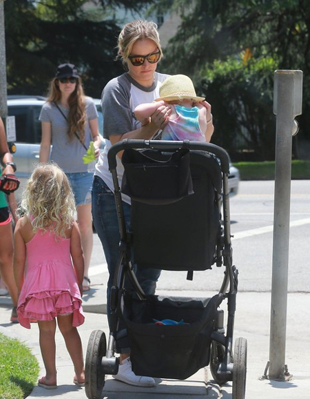 Kristen Bell And Husband Dax Shepard Happy Couple Two Children No Divorce Rumors