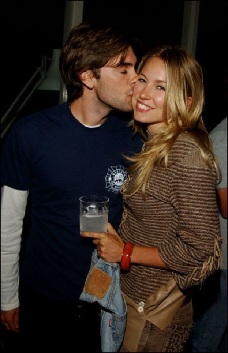 Before Claire, Drew was dating Sarah Carter. 
