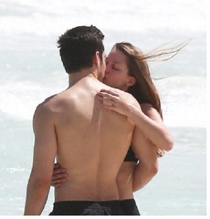 kissing at beach