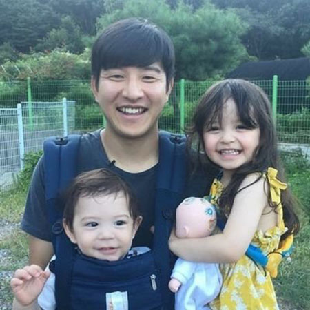 South Korean football player Park Joo-ho happily Married to his Wife