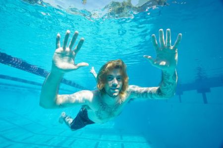 Spencer Elden, the naked baby sues Nirvana for 'Nevermind' album cover ...