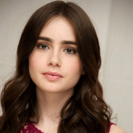 Lilly Collins

