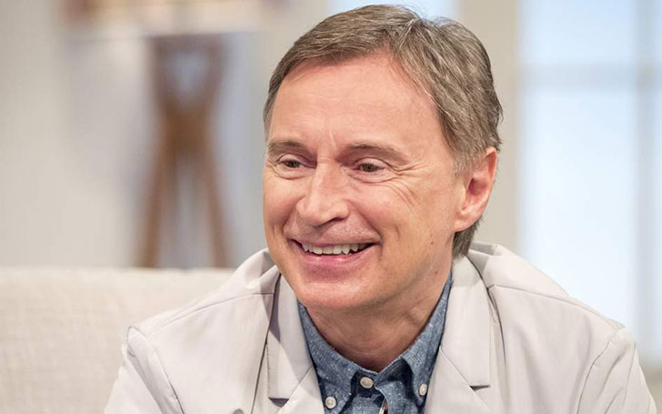 Who is Robert Carlyle dating?   